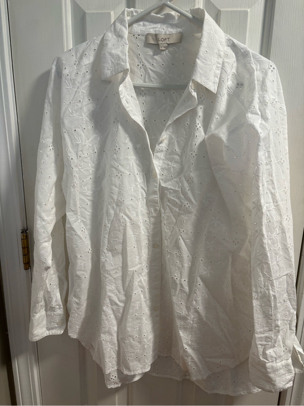 LOFT White Eyelet Casual Button-Down Shirt small